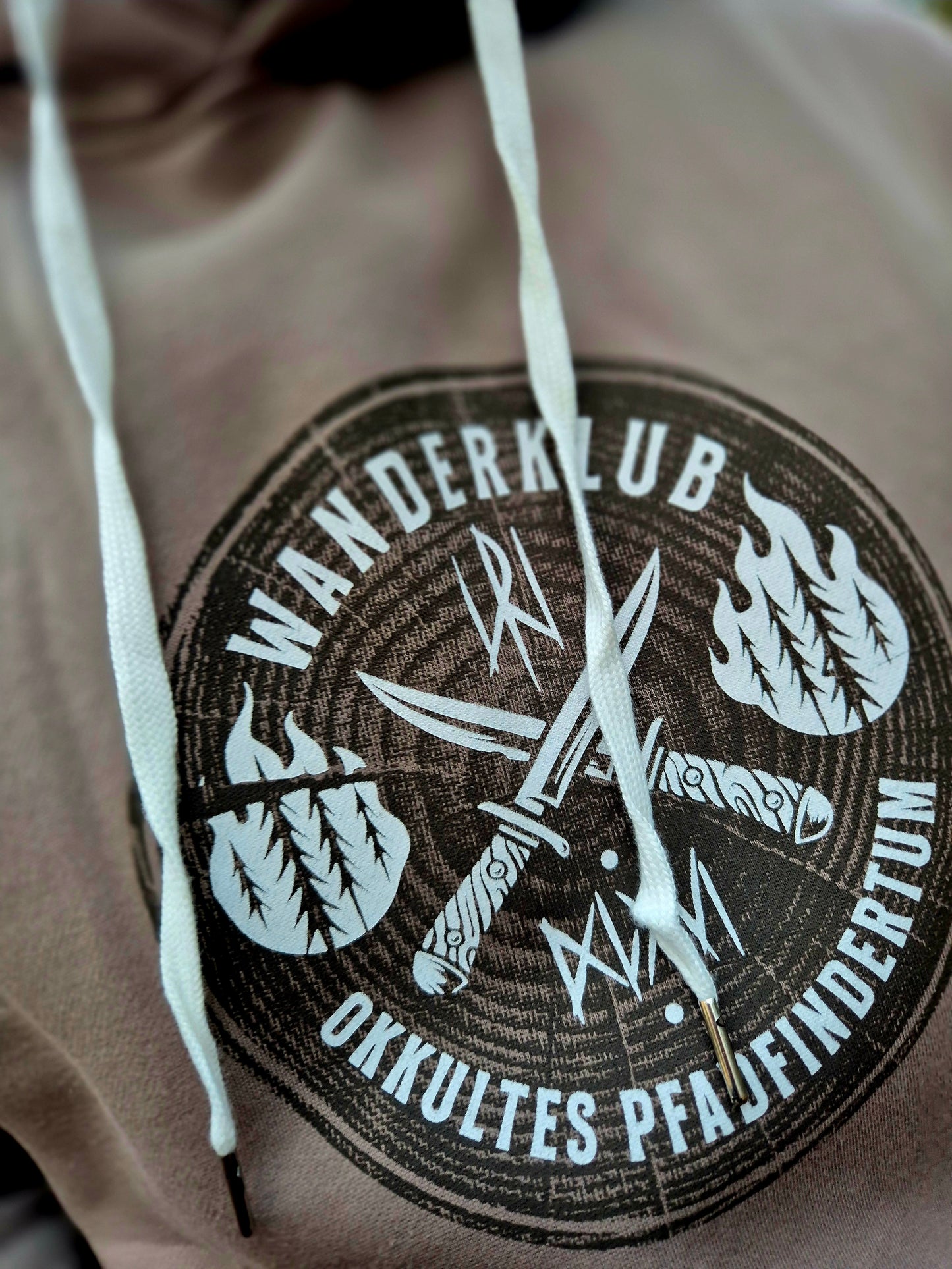 Wanderklub Hoodie – “Okkultes Pfadfindertum”