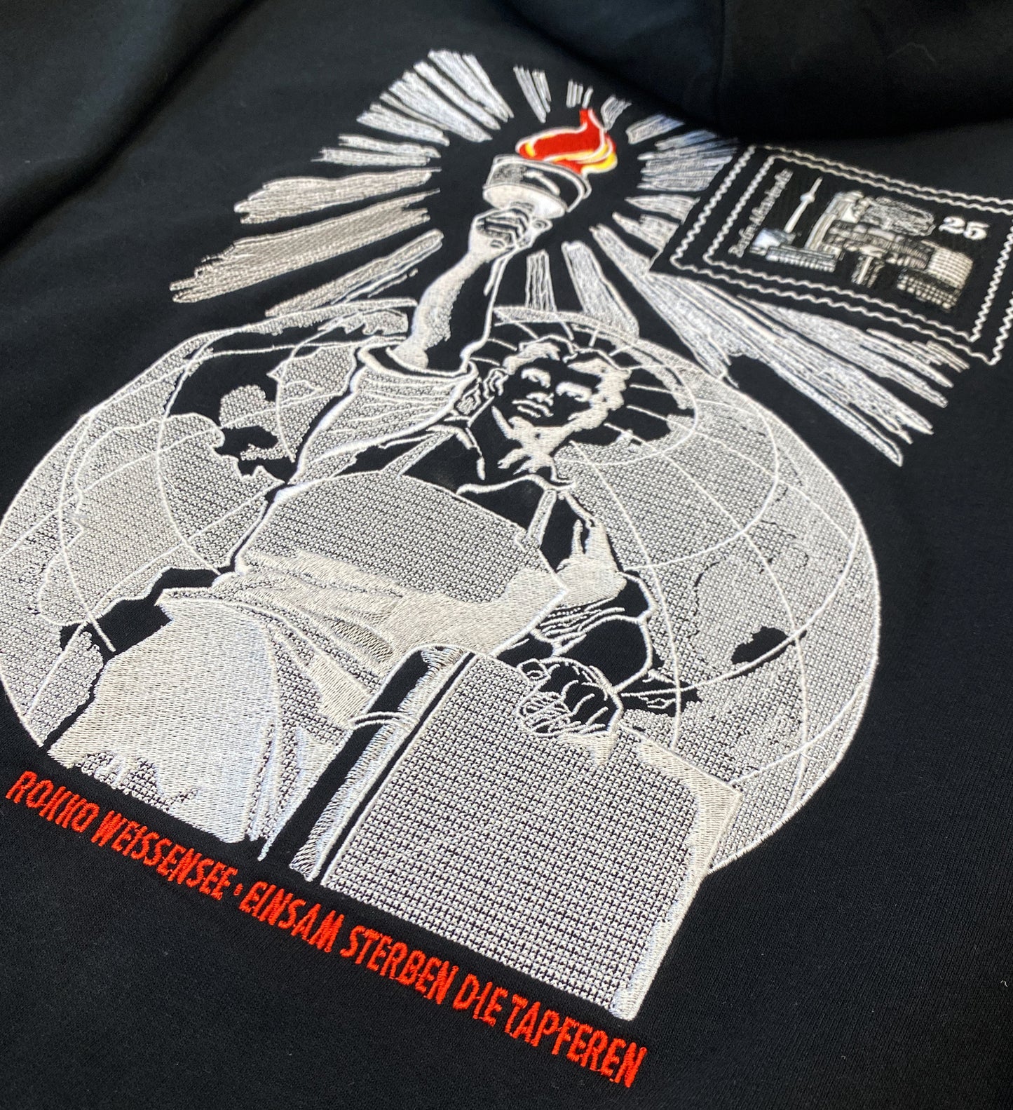 Rokko Weissensee - "Einsam sterben die Tapferen" Stick Hoodie (black/white)